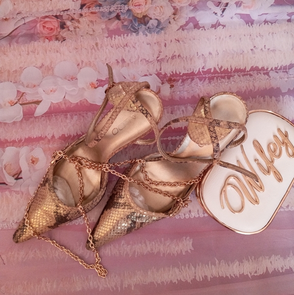 Shoes - Picture 3 of 4